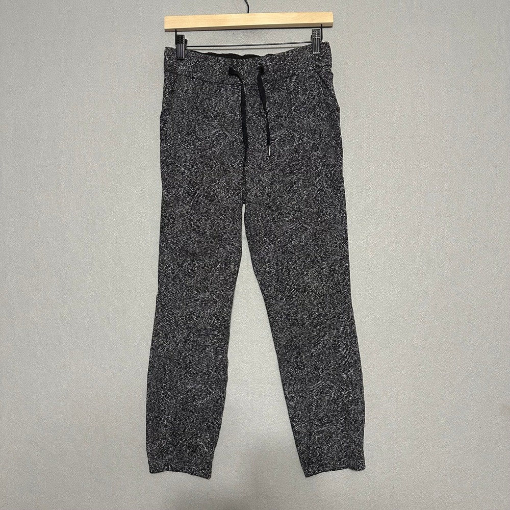 Lululemon On the Fly 7/8 Pant Black White Space Dye Woven Joggers Size 4 W5M78S
